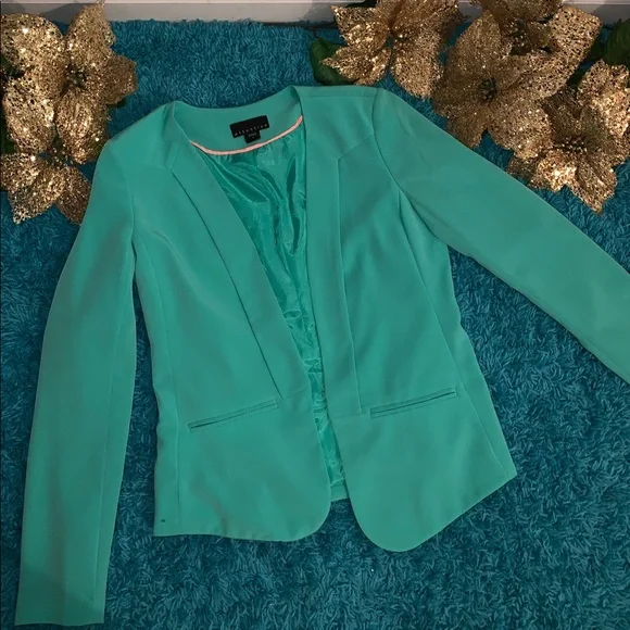 Jacket - Picture 1 of 2